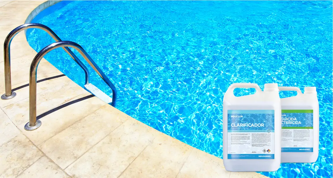 Piscina con productos Induclor clarificador y alguicida